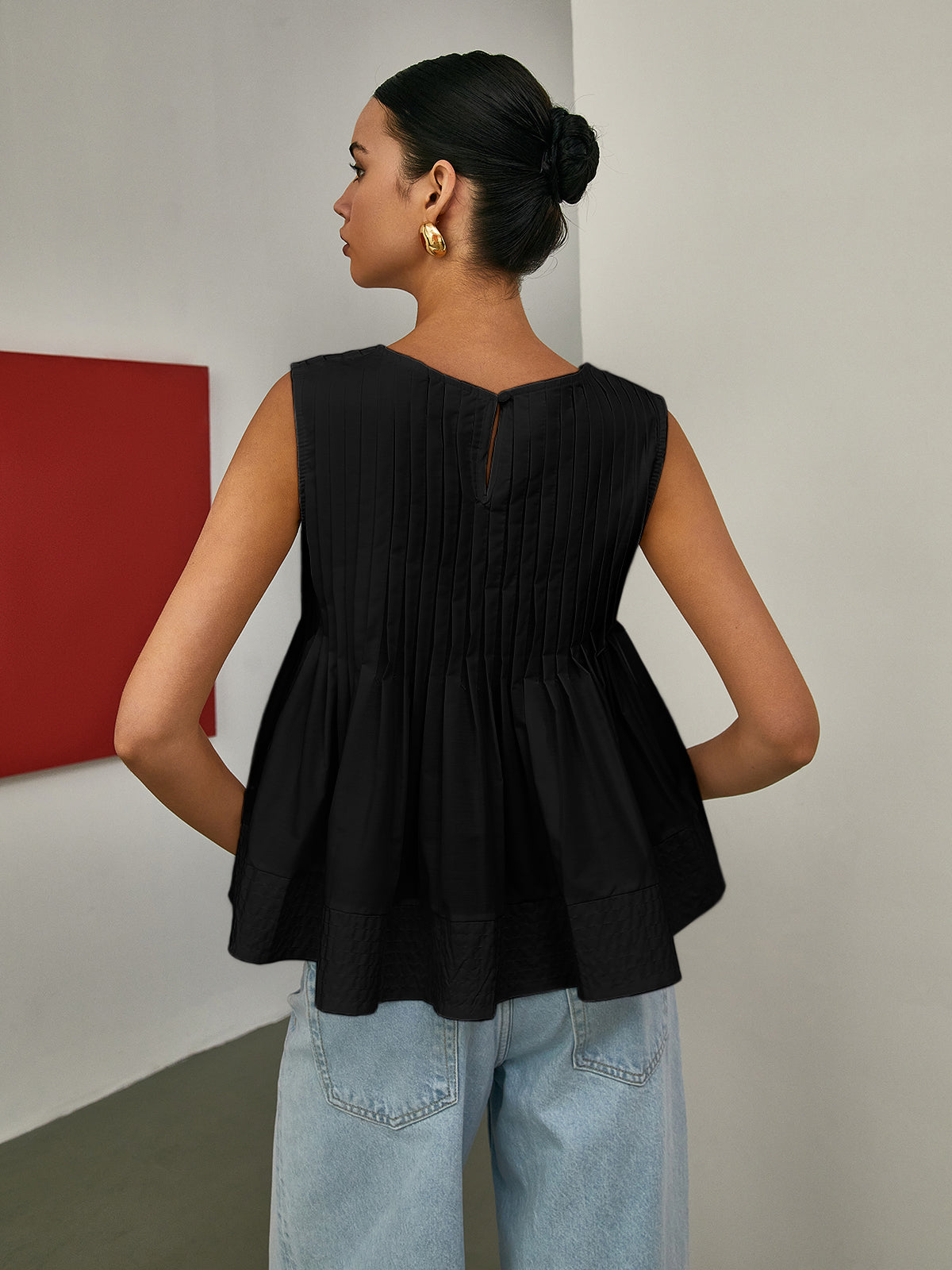 Pleated Peplum Sleeveless Blouse Pleated Peplum Sleeveless Blouse