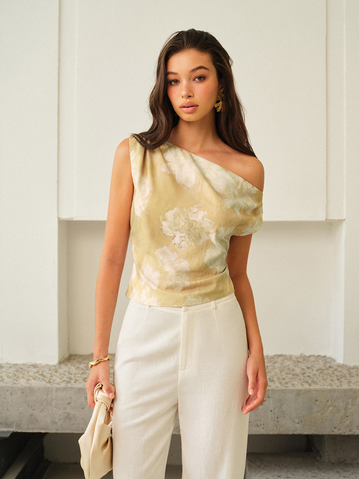 One-Shoulder Floral-Patterned Top One-Shoulder Floral-Patterned Top