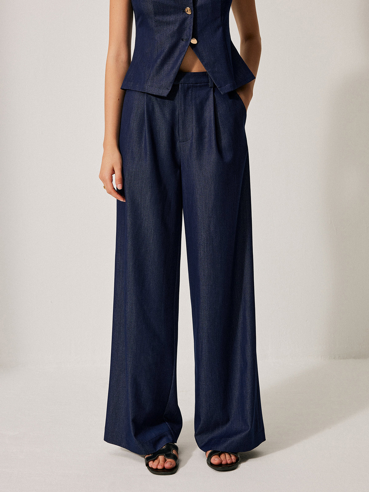 Mid-Waist Pocket Detail Pants Mid-Waist Pocket Detail Pants