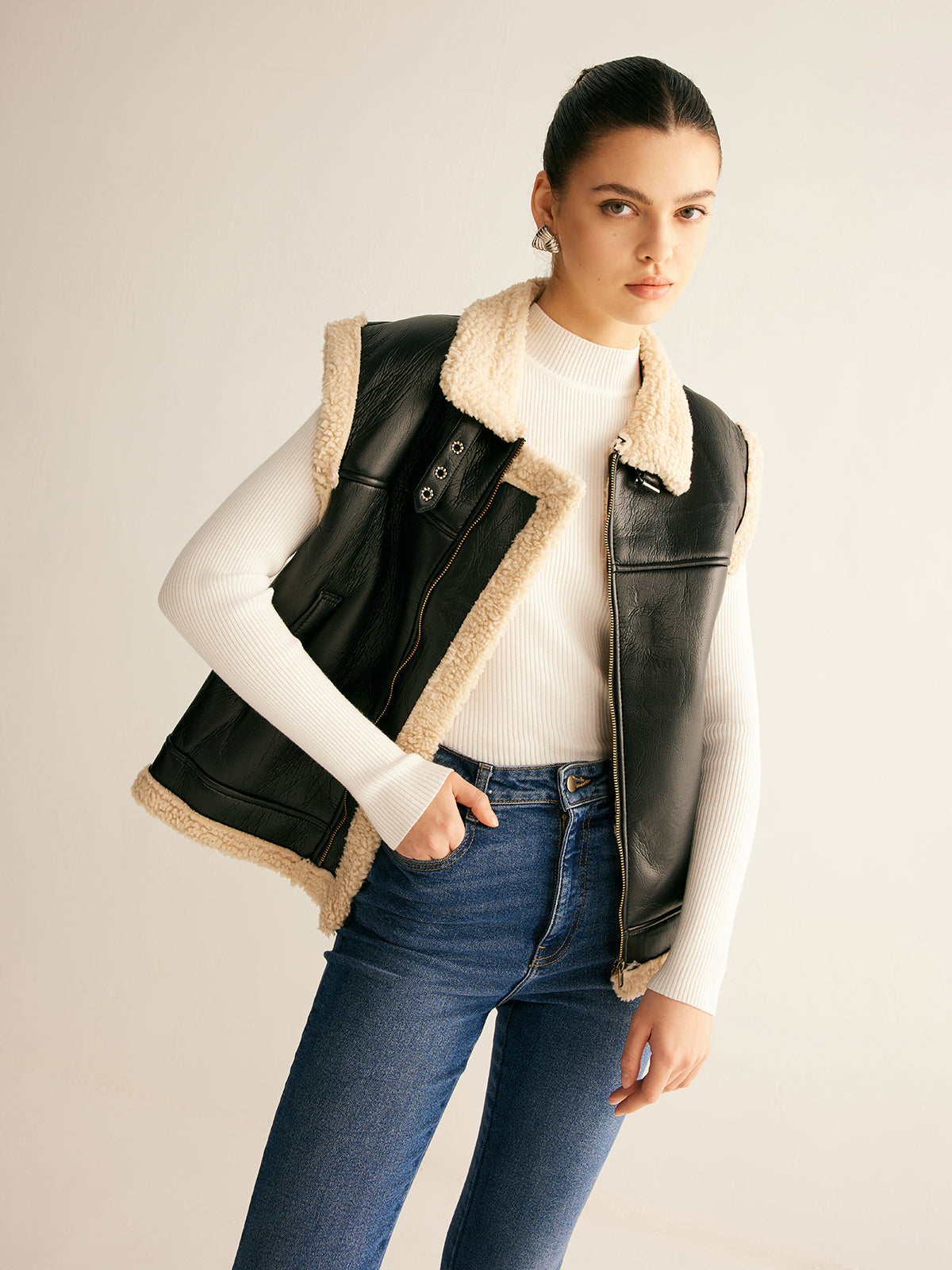 Teddy Lined PU Leather Vest Teddy Lined PU Leather Vest