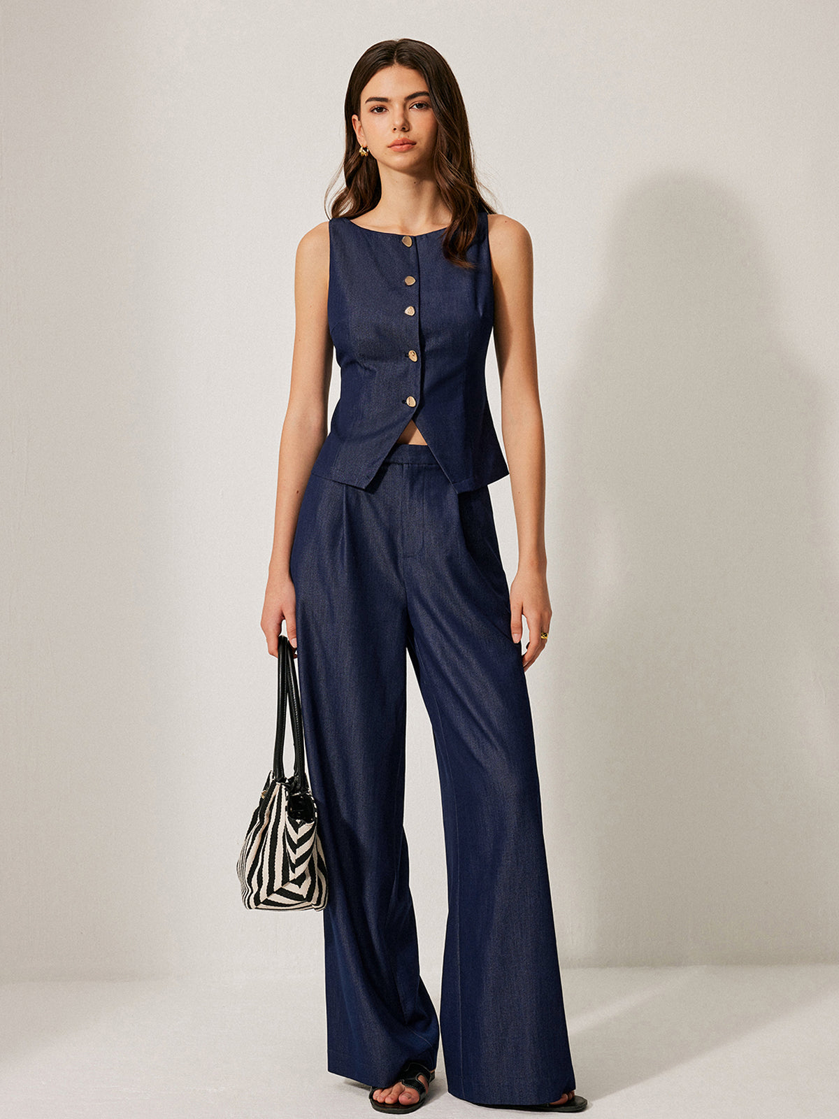 Mid-Waist Pocket Detail Pants Mid-Waist Pocket Detail Pants