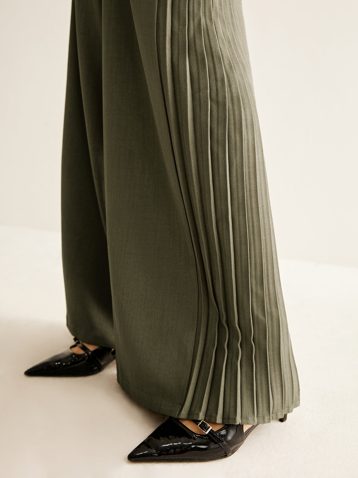 Side Pleated Wide-Leg Pants Side Pleated Wide-Leg Pants