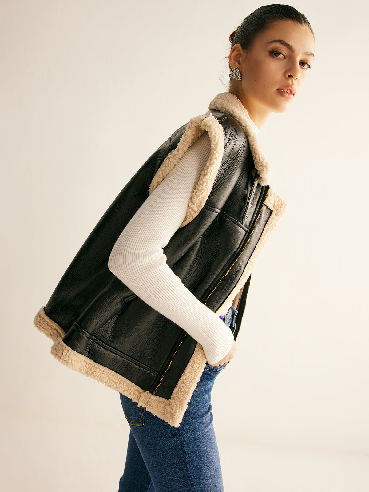 Teddy Lined PU Leather Vest Teddy Lined PU Leather Vest