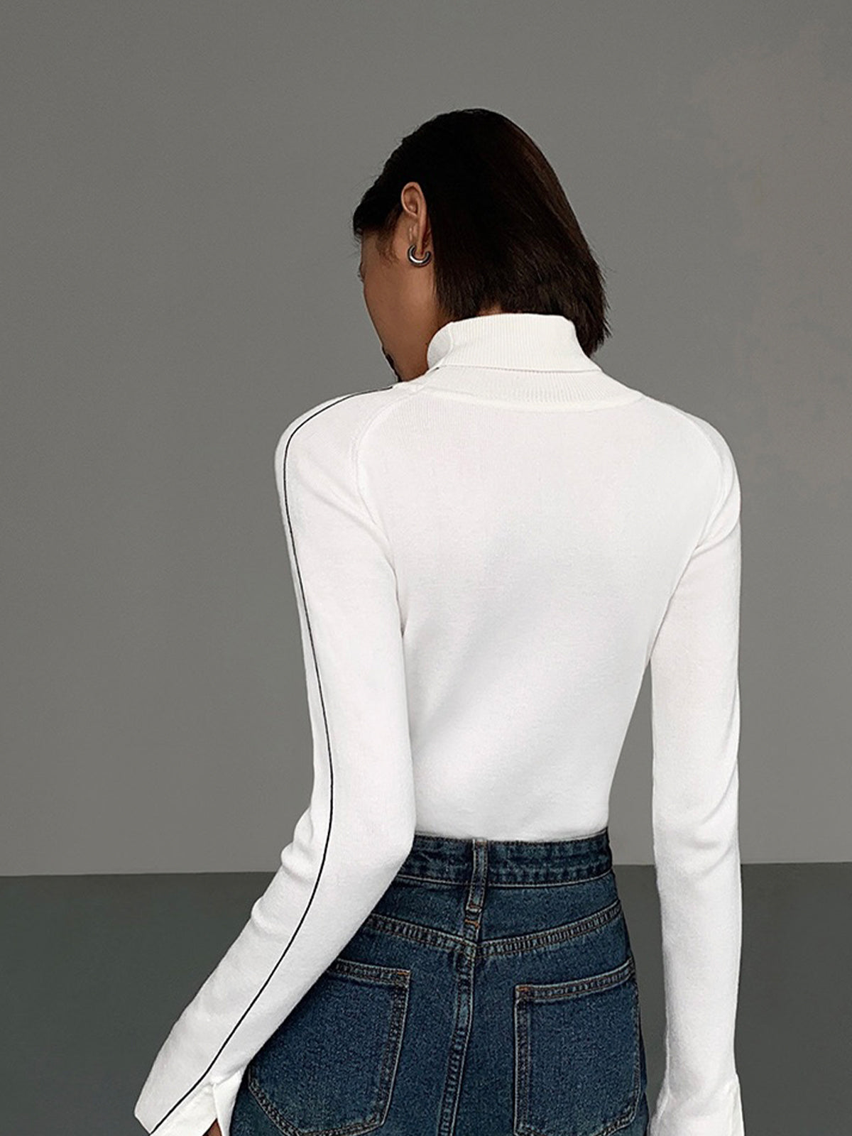 Contrast Piping Turtleneck Sweater Contrast Piping Turtleneck Sweater
