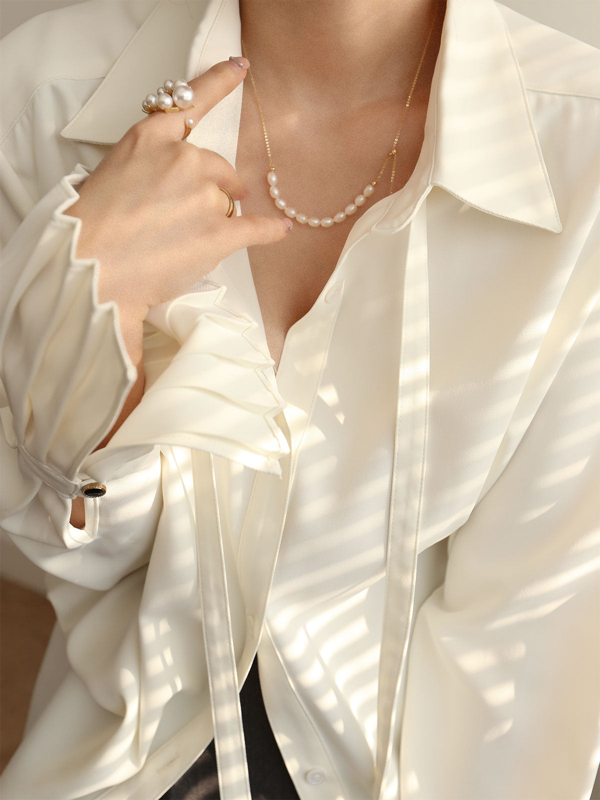 Pleated Cuff Collar Tied Button Shirt Pleated Cuff Collar Tied Button Shirt