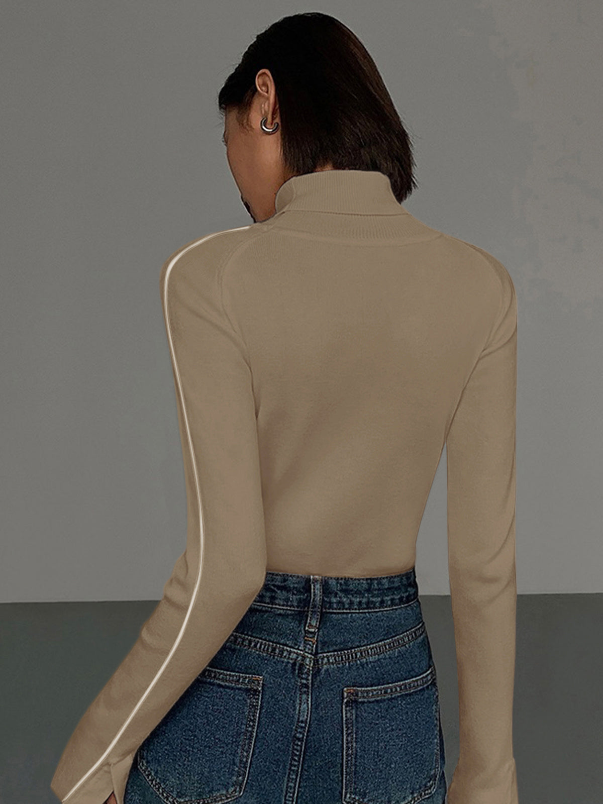 Contrast Piping Turtleneck Sweater Contrast Piping Turtleneck Sweater