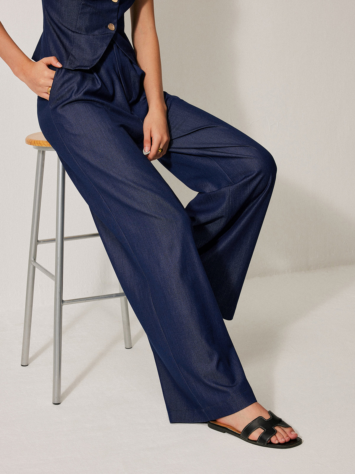 Mid-Waist Pocket Detail Pants Mid-Waist Pocket Detail Pants